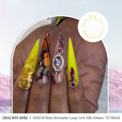 Show your personality with nails that are thoughtfully styled to match your unique taste.