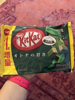 Matcha kitkats!