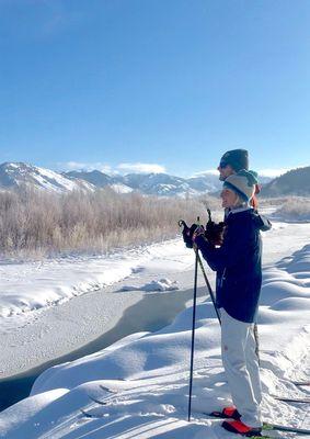 Backcountry Safaris offers scenic wildlife tours of Yellowstone and Grand Teton National Parks from Jackson Hole, Wyoming...