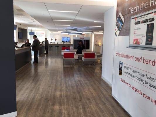 Xfinity Palo Alto invites customer to come in and upgrade to X1 platform #xfinity Palo Alto