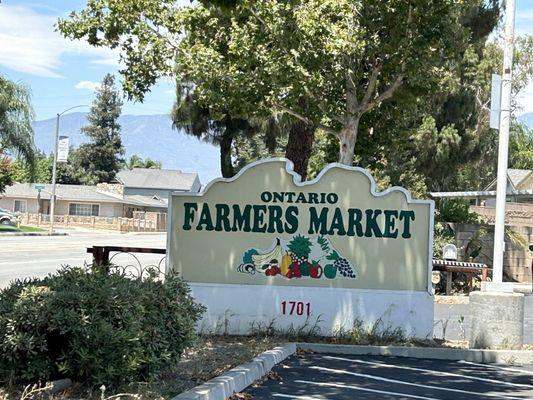 7/21/24 Checking out this small indoor market