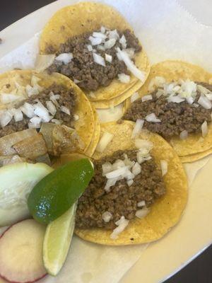 4 mini tacos with ground beef