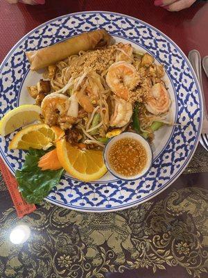 Shrimp pad Thai