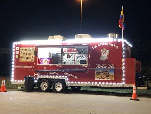 Checking out the new "not taco" truck in the neighborhood!! Colombiana food yum! It's refreshing to see something different..