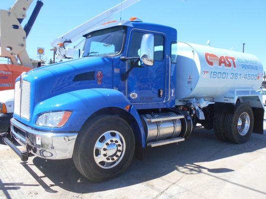 2000 GALLON WATER TRUCK