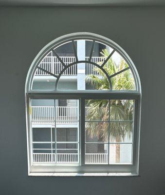 Horizontal Roller with half circle architectual window