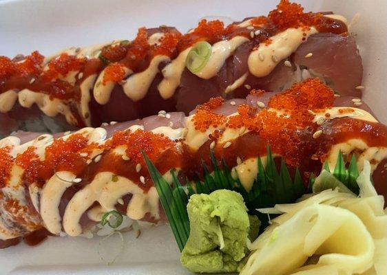 Spicy poke roll