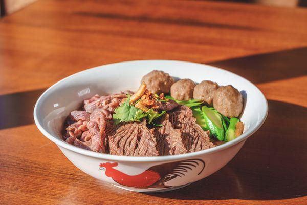 Stew Beef Noodles Soup