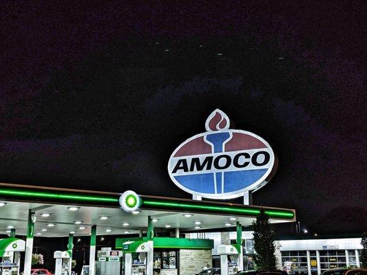 Worlds largest Amoco sign