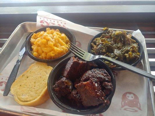 Burnt ends, regular Mac and cheese and collard greens