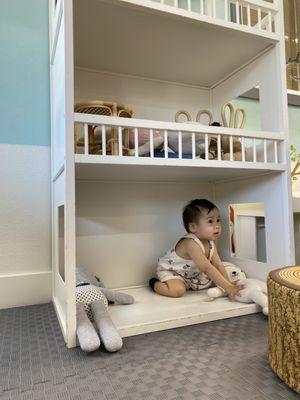 He thought this doll house was a play house.