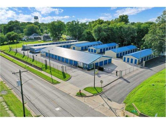 Alternate Beauty Image - Storage Express at 902 W 3rd St, Mount Carmel, IL 62863