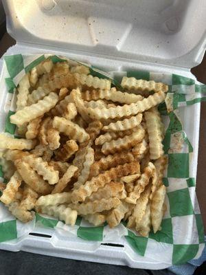 "Cajun fries " had no crisp , were hot yet soggy & not even the Cajun seasoning could make it more flavorful. Pale in complexion.