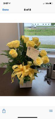 One dozen yellow roses were perfect !