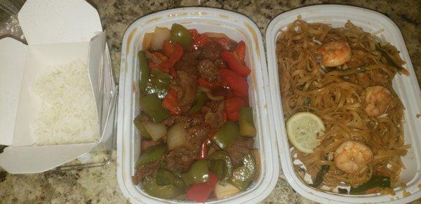 Pepper Steak w/Onion, Shrimp Pad Thai