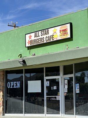 ALL STAR BURGER on hwy 62 on the way to Joshua Tree.