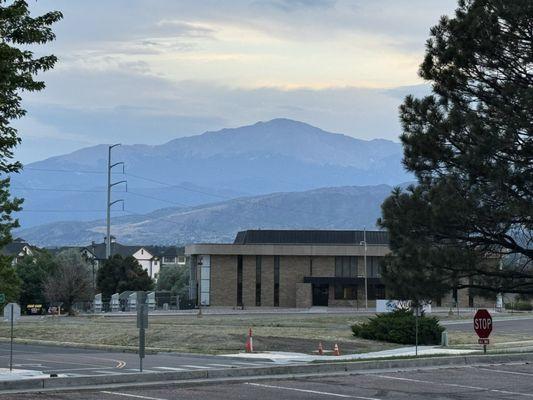 Pike's Peak? The Yelp site says you can see Pike's Peak from the patio.