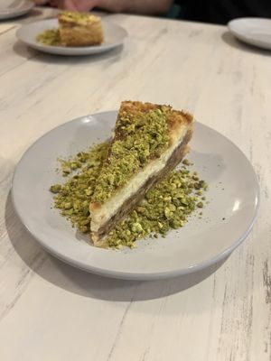 Baklava cheesecake