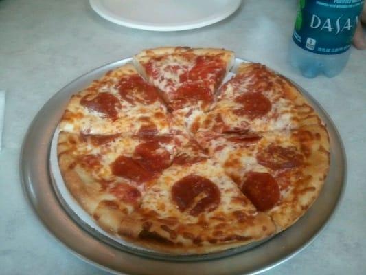 Small pepperoni pizza