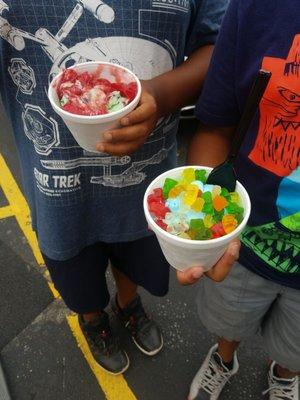 Cotton candy gummy bear and mint Oreo with strawberries!