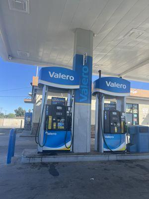 Lakeview Valero Gas Station