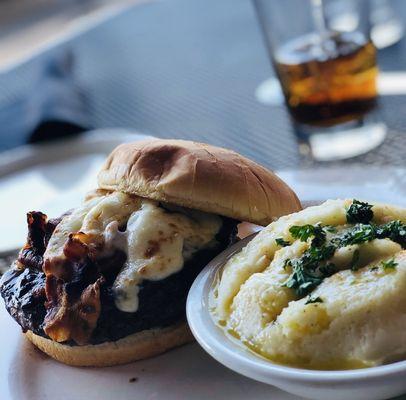 Fountain Burger w/ mashed potatoes