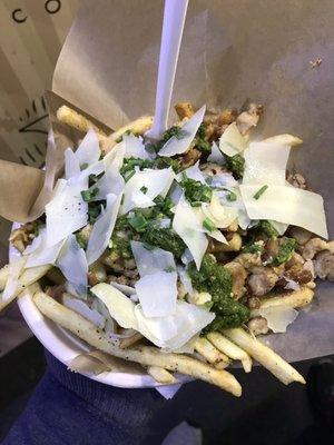 Chicken pesto fries