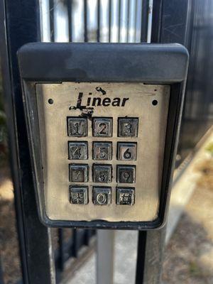 Keypad for a motorized sliding gate, easy entrance to your facility