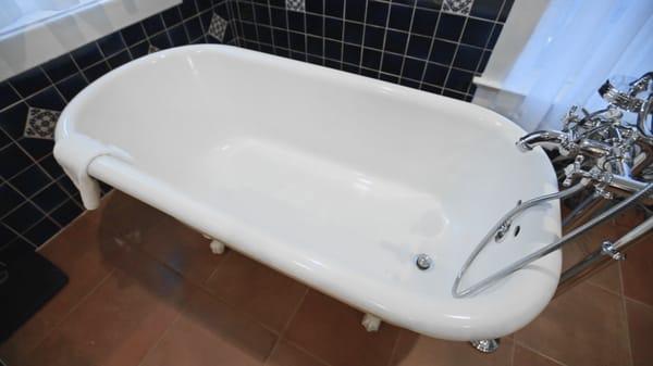 Another beautiful clawfoot tub