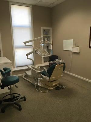 An operatory room at Associate Implant & Family Dentistry