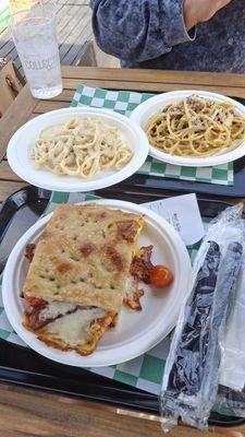 Carbonara pasta, fettuccine Alfredo y bonjourno panini