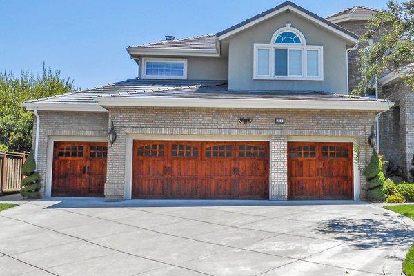 RW Garage Doors - Vineyard French Country Stain Grade Garage Doors