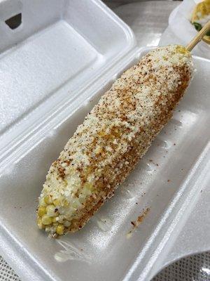 Elote preparado (corn on the cob)