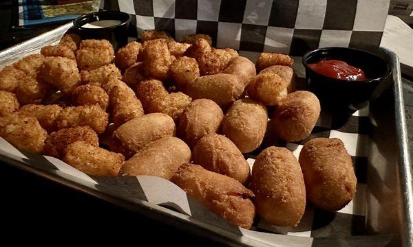 Mini Corndog basket w/ Cajun Tots