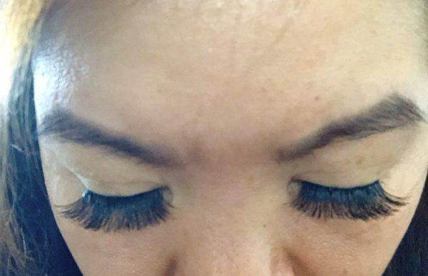 Eyebrows tint, full lash extensions medium length