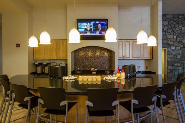 Service lounge with coffee and fresh baked cookies.