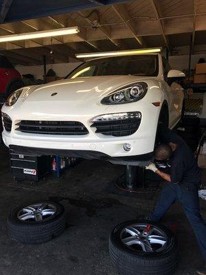 2011 Porsche Cayenne Brake Pads and Discs Replacement!