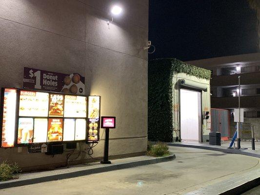 Cool burger drive-thru, next to the Car wash. Your one stop for everything you need while traveling