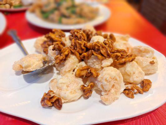 Shrimp with walnuts