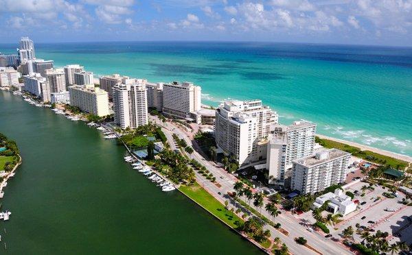 We sell Million Dollar Condos in Florida. Million Dollar Listing Team Florida Luxury Realty 239-265-8000