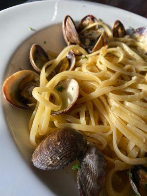 Linguini with white clam sauce was surprisingly layered with flavor and spice