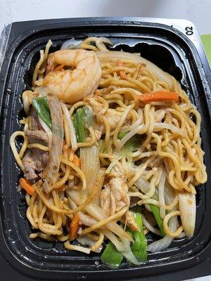 Combination lo mein