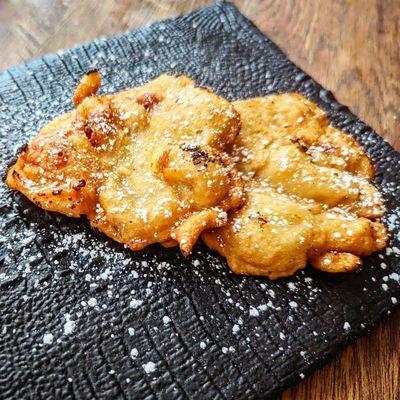 Pisang goreng- fried banana and jackfruit