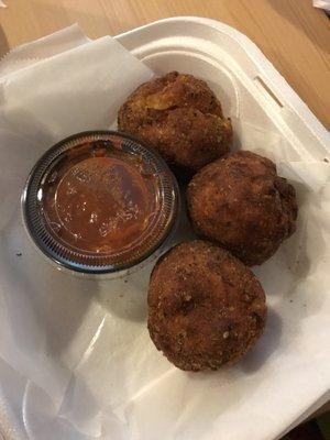 Fried Mac n Cheese Balls