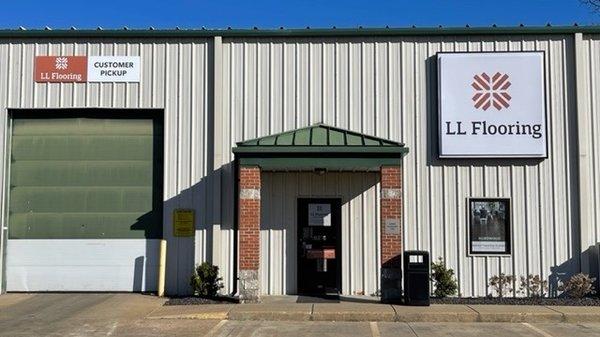 LL Flooring #1166 Evansville | 1200 North Willow Road | Storefront