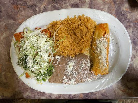 2 Enchiladas & 1 tamal combination platter (#3) ($14.99 USD)