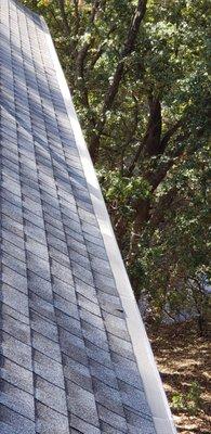 Protect your home from water damage with the best in gutters.
call now for a free estimate !