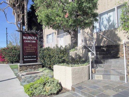 Warner Courtyard Apartments