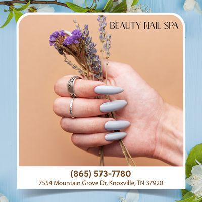 Perfect summer manicure to keep your nails shining bright! 
ℬℴℴℴℴℯℴ