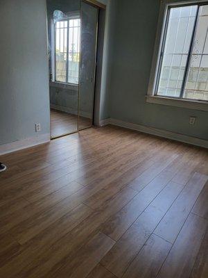 Laminate floor installation